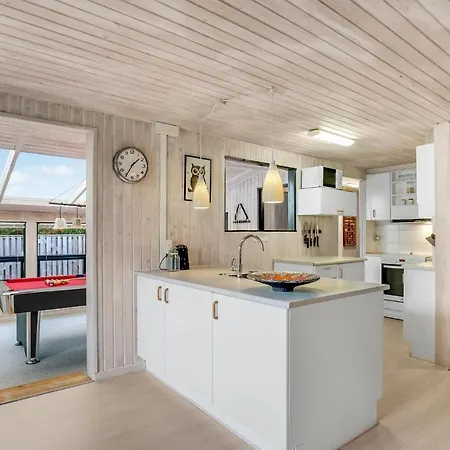 Cozy In With Kitchen Holiday home Hals