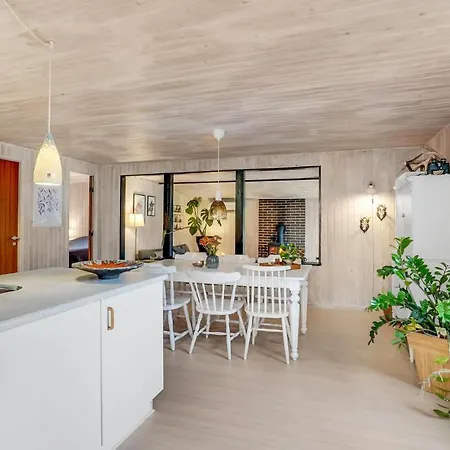 Cozy In With Kitchen Holiday home
